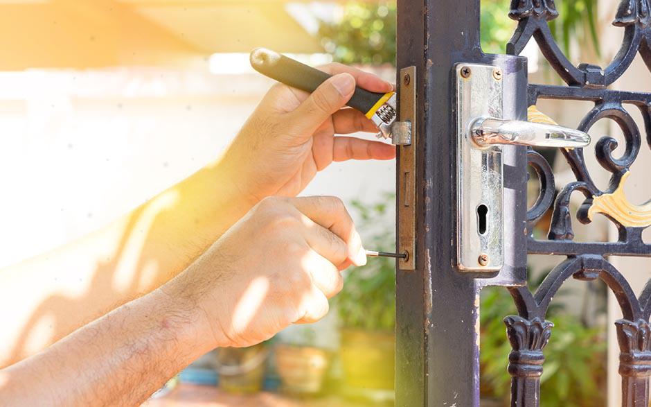 contactez un professionnel serrurier dépannage Martigues