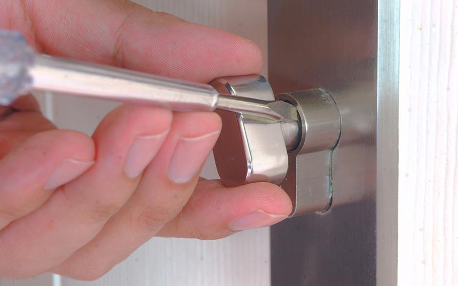 ouvrir une porte sans poignée Marseille 11